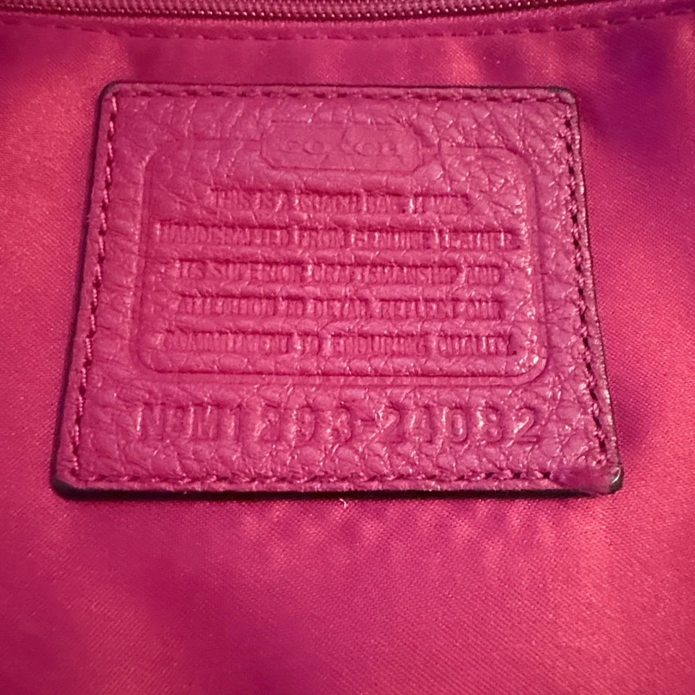 Y2K Coach Multicolored Pebbled Leather. Stylish Leather bag.